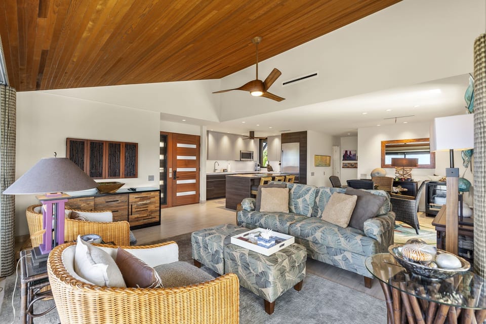 Apartment, 1 King Bed, Balcony, Ocean View (Wailea Elua Village 204) | Living area
