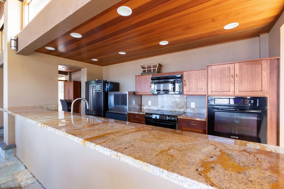 Apartment, 1 King Bed, Balcony, Ocean View (Wailea Elua Village 204) | Private kitchen | Coffee/tea maker, dining tables