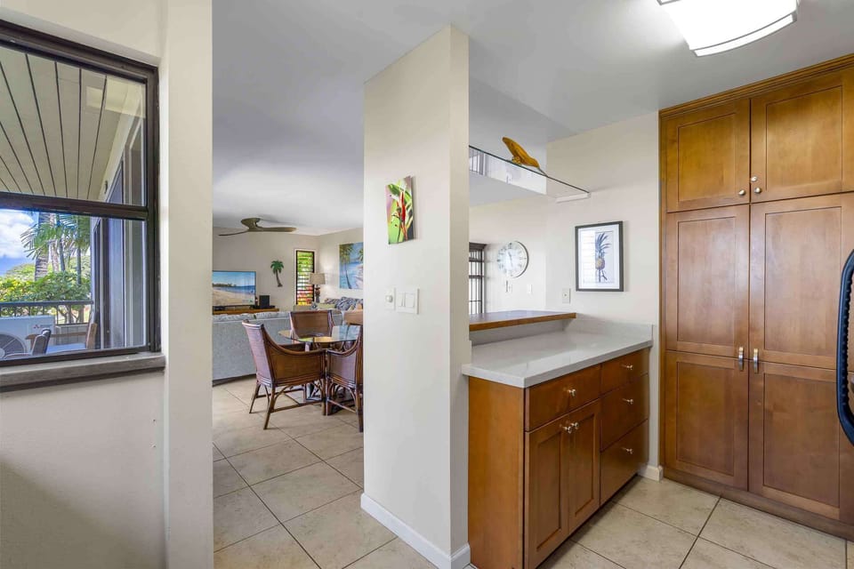 Condo, Multiple Beds, Balcony, Ocean View (Wailea Ekolu 403) | Interior