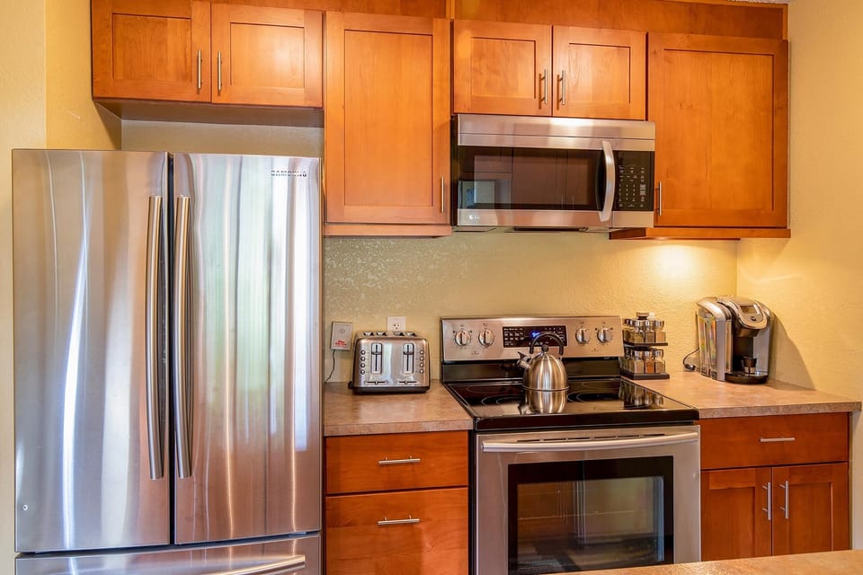 Condo, Multiple Beds, Balcony, Ocean View (Kihei Garden Estates C-201) | Private kitchen | Coffee/tea maker, dining tables