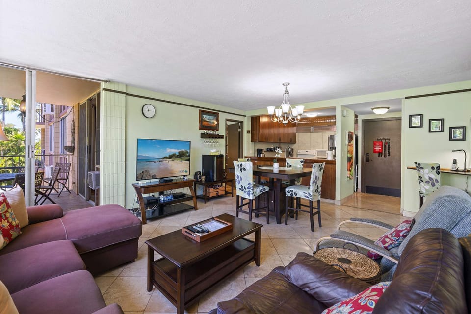 Condo, Multiple Beds, Balcony, Ocean View (Haleakala Shores A-308) | Living area