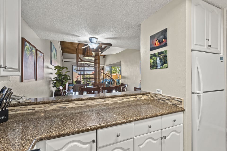Condo, Multiple Beds, Balcony, Ocean View (Kamaole Sands 7-406) | Interior