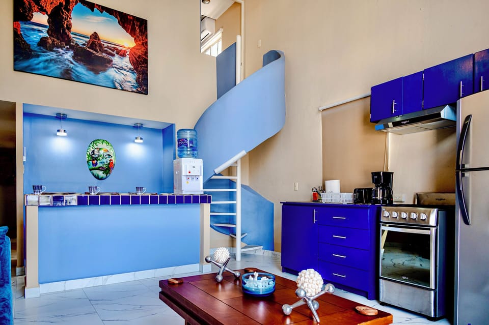 Comfort Condo, Partial Sea View | Private kitchen