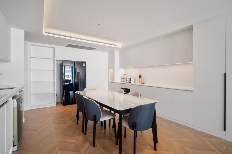 Apartment (3 Bedrooms) | In-room dining