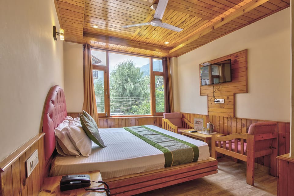 Deluxe Double Room | Premium bedding, bed sheets