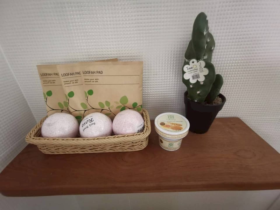 Baan Sook Jai | Minibar, desk, WiFi (free), bed sheets