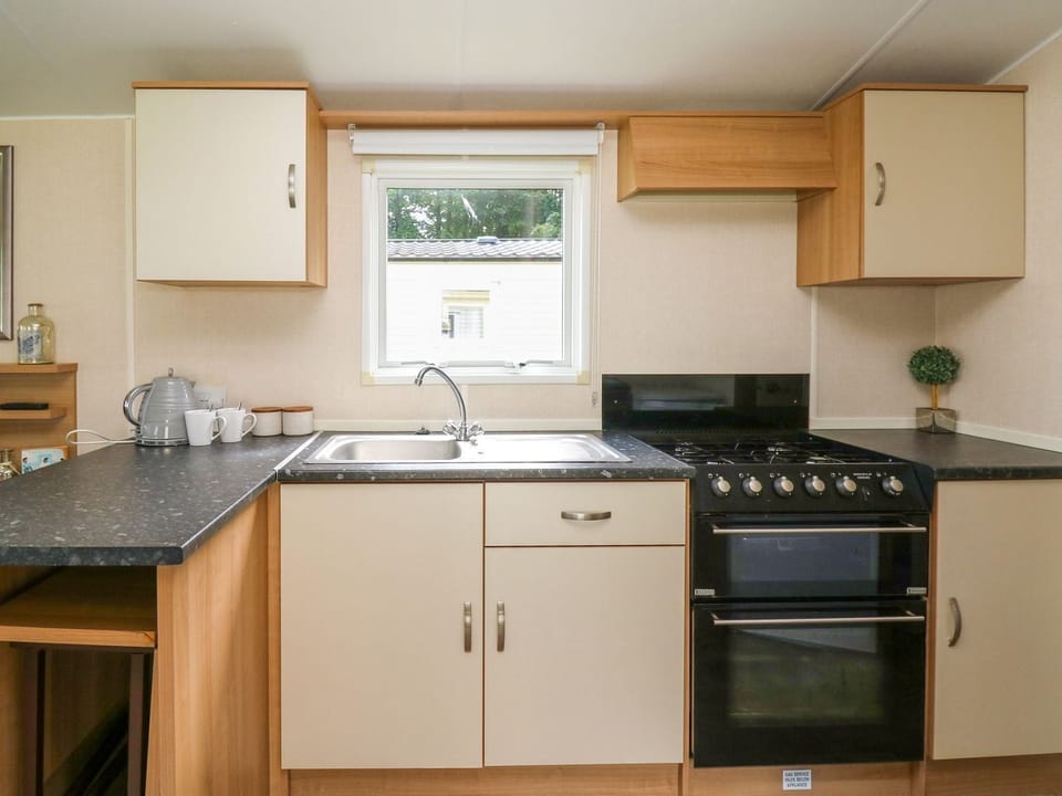 Cookware/dishes/utensils