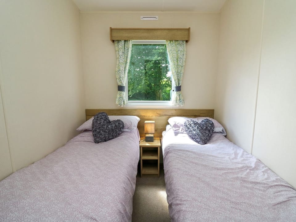 2 bedrooms, individually decorated, individually furnished, free WiFi