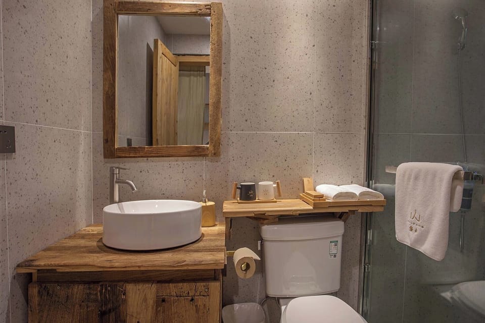 Senior Double Room, Mountain View | Bathroom | Bathrobes, slippers