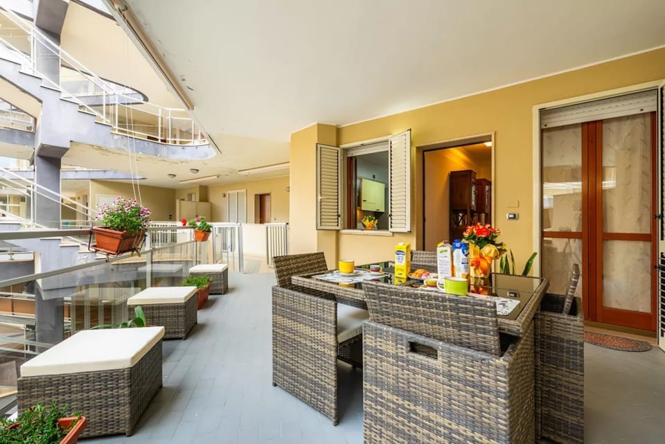 Apartment, 2 Bedrooms, Balcony, City View | Living room