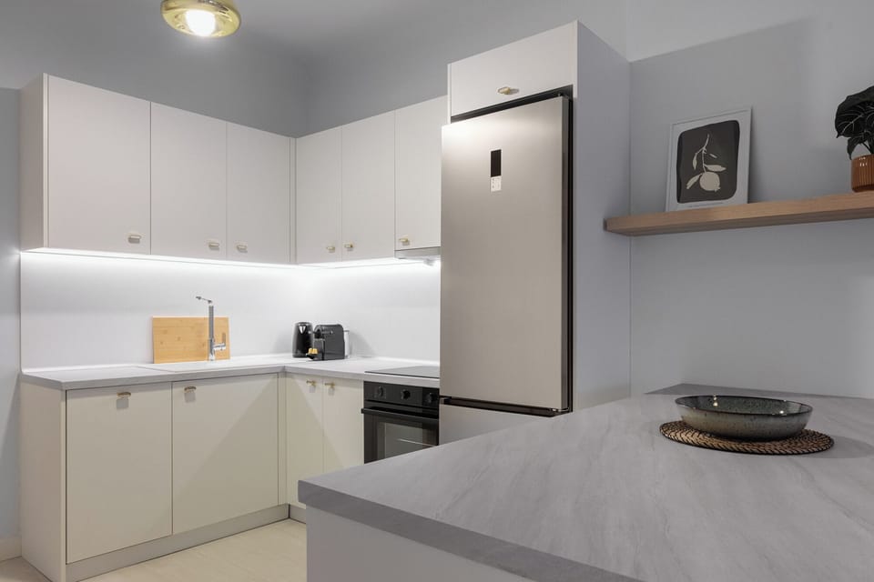 Apartment, 3 Bedrooms, Balcony, City View | Private kitchen | Full-size fridge, oven, stovetop, dishwasher