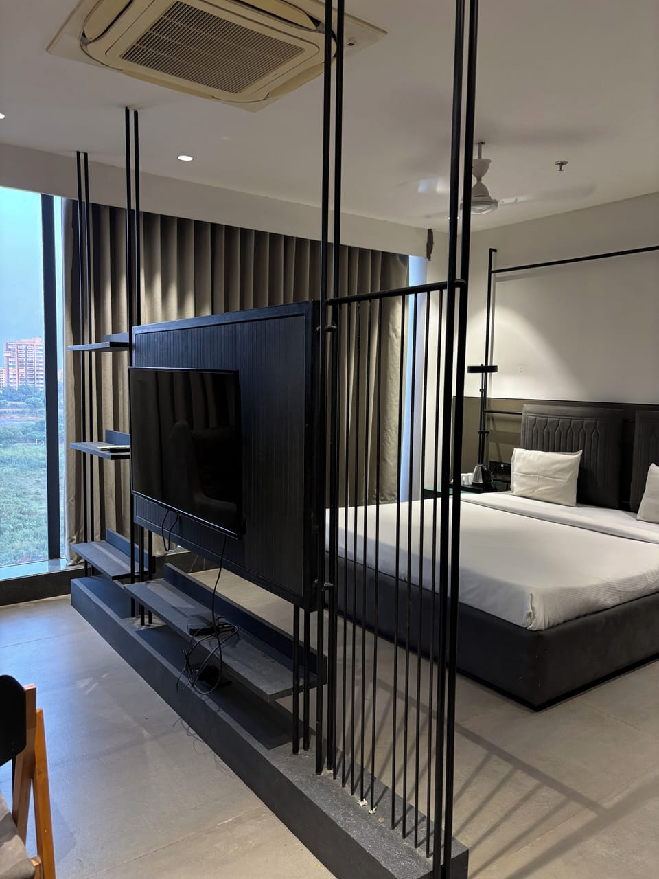 Luxury Room | Egyptian cotton sheets, premium bedding, memory foam beds, desk