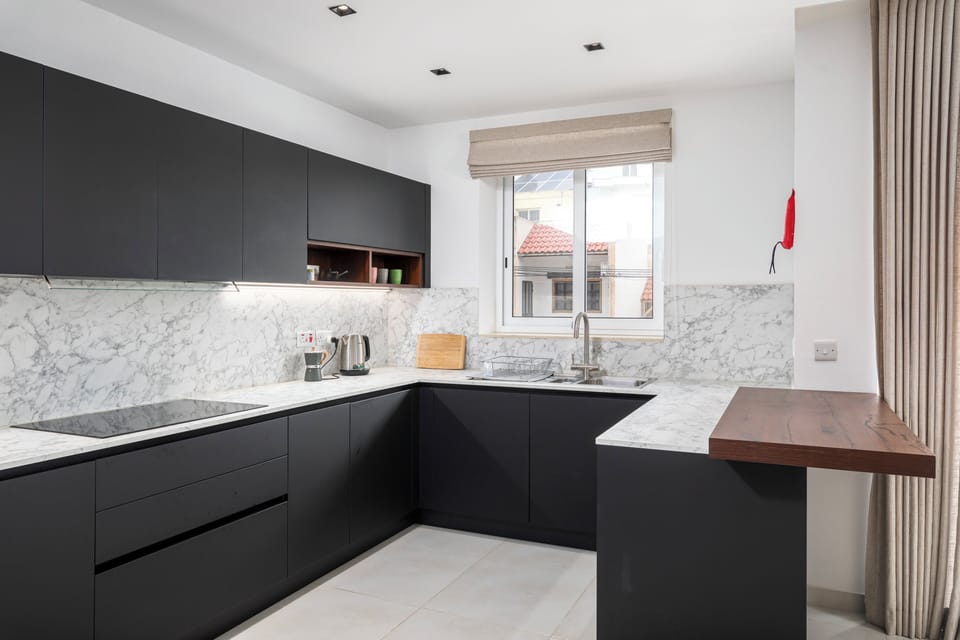 Apartment, 3 Bedrooms, Kitchen, City View | Private kitchen | Electric kettle, toaster