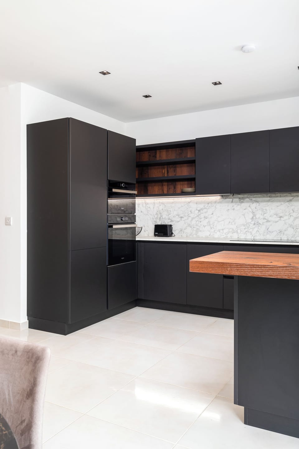 Apartment, 3 Bedrooms, Kitchen, City View | Private kitchen | Electric kettle, toaster