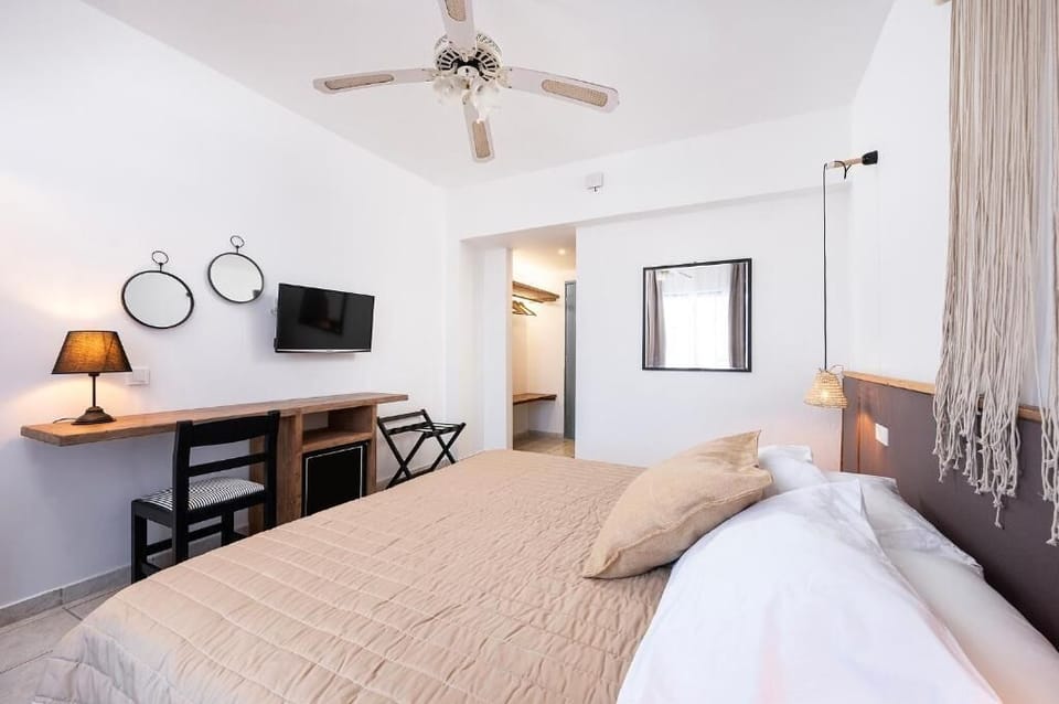 In-room safe, laptop workspace, free WiFi