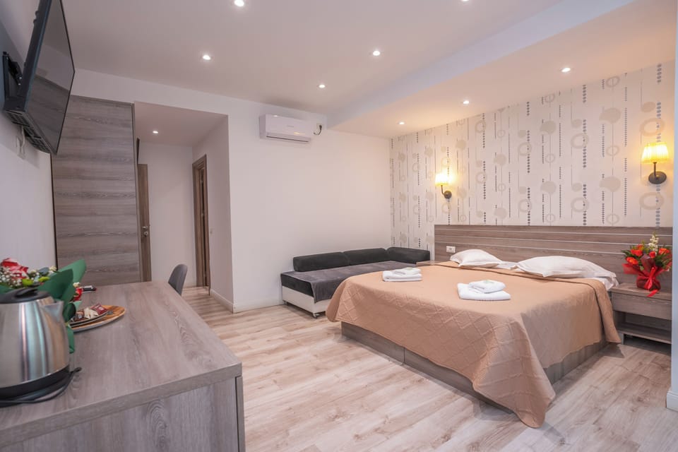 Deluxe Double Room | Premium bedding, desk, laptop workspace, iron/ironing board