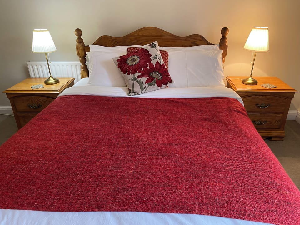 Premium bedding, soundproofing, iron/ironing board, free WiFi