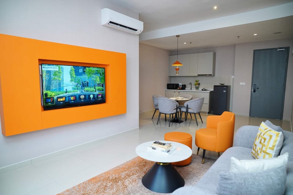 Grand Suite, Multiple Beds | Iron/ironing board
