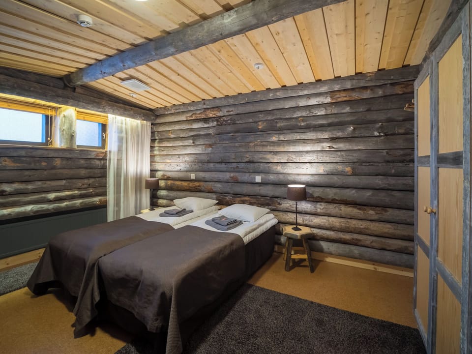 Apartment | Travel crib, free WiFi, bed sheets