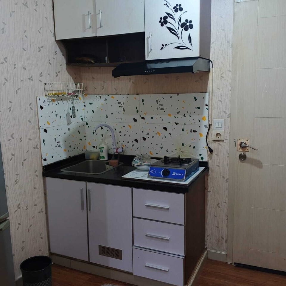 Basic Studio | Private kitchenette | Fridge