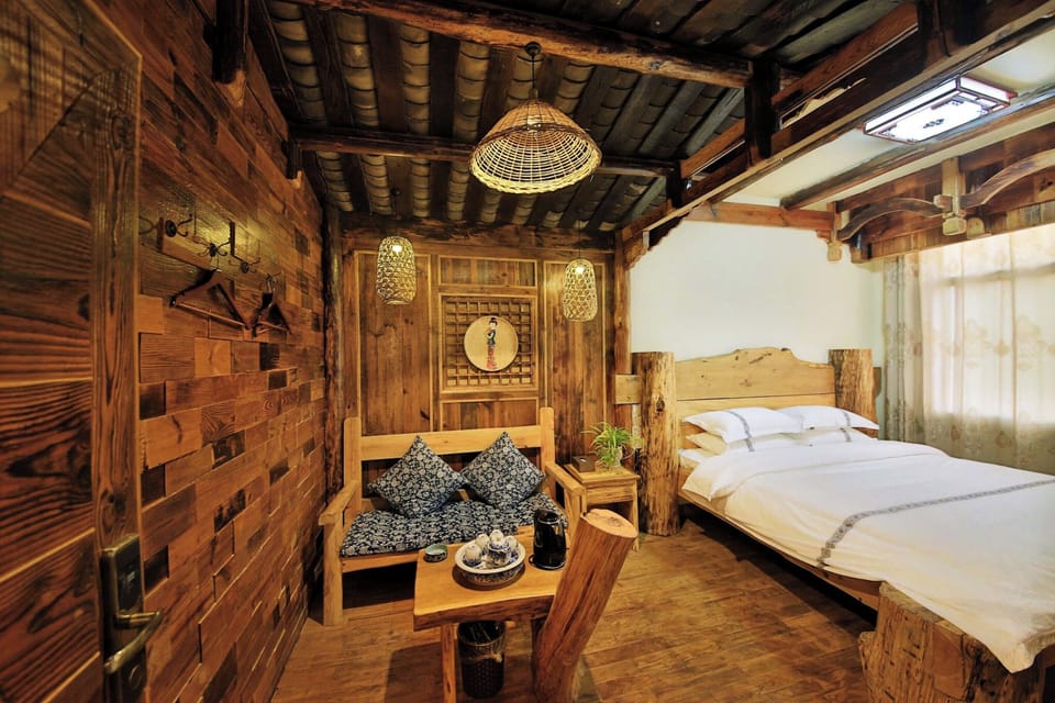 Comfort Double Room, Mountain View | Living area | TV