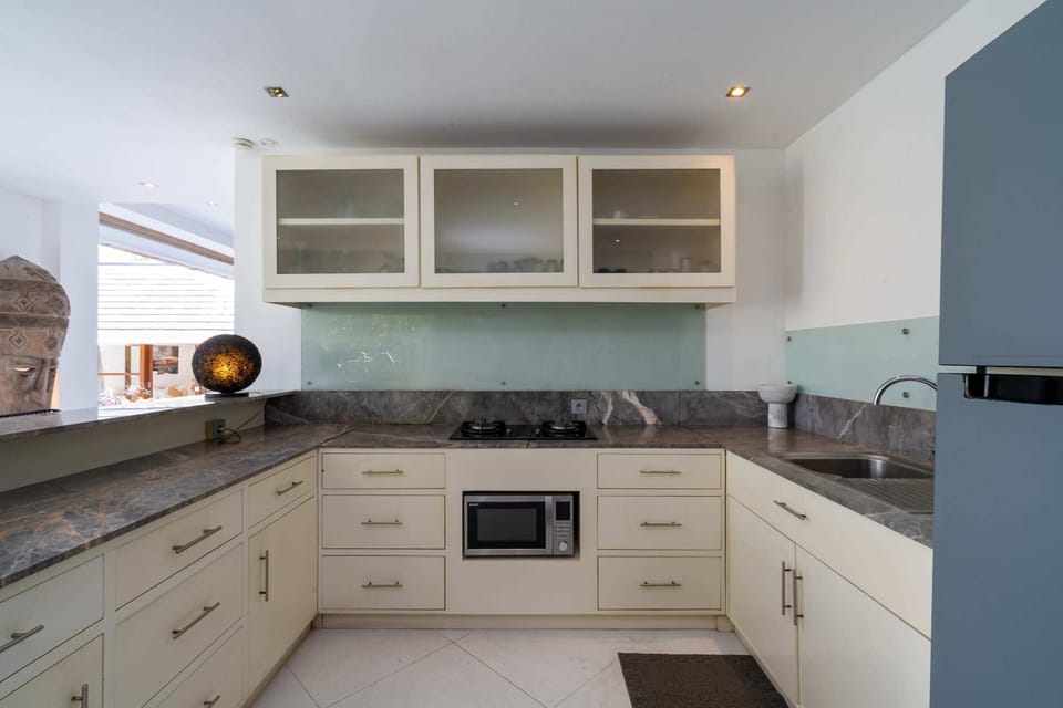 Basic Villa | Private kitchen | Fridge, microwave, stovetop, toaster