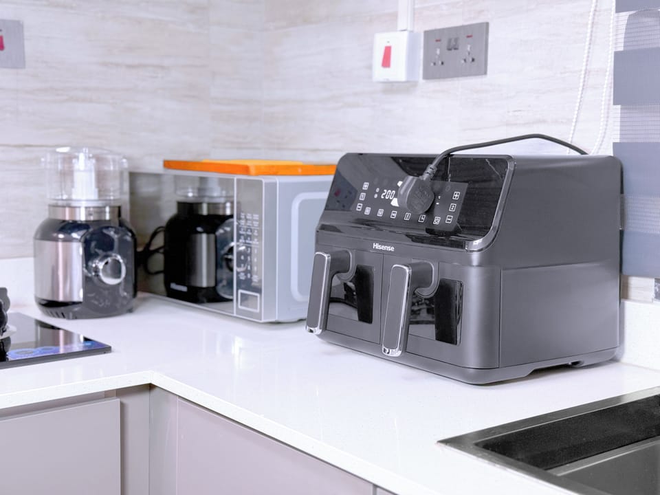 Comfort Apartment, Balcony, City View | Private kitchen | Electric kettle