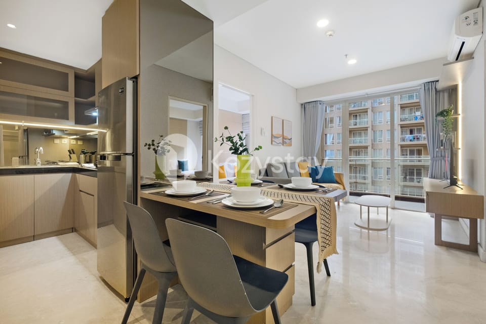 Apartment, 2 Bedrooms, Courtyard View | Dining room