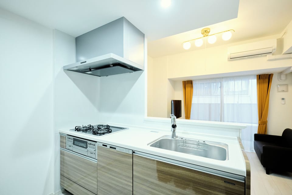 Fridge, microwave, stovetop, cookware/dishes/utensils