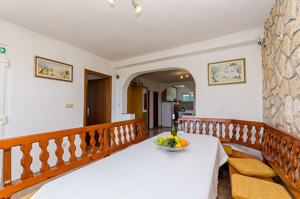 House | Dining