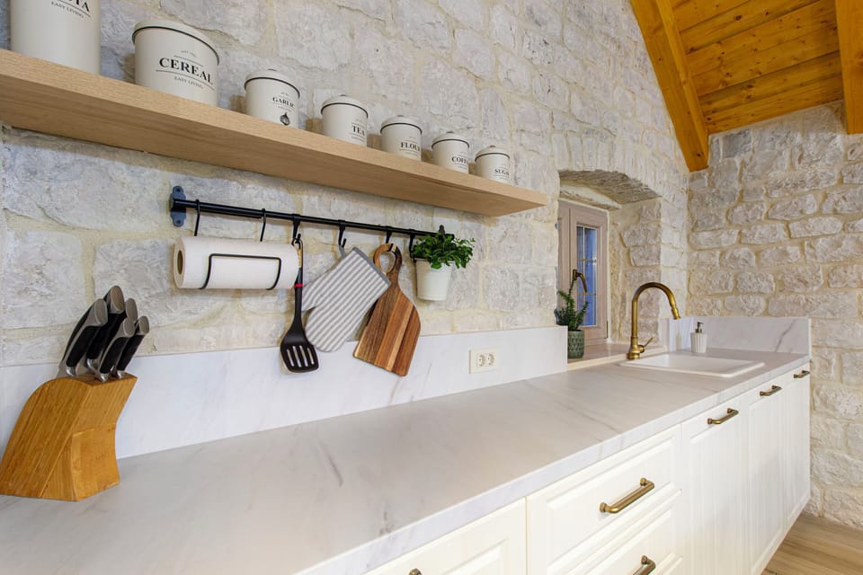House | Private kitchen | Espresso maker, fridge, microwave, oven