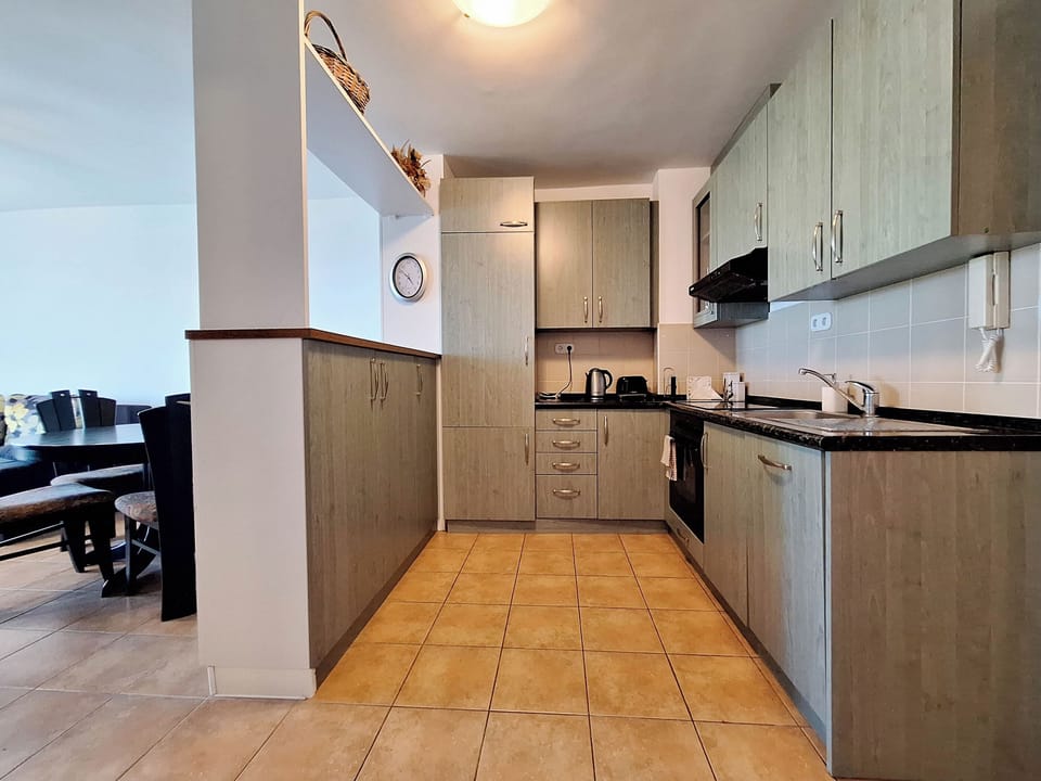Apartment (A1) | Private kitchen | Fridge, microwave, oven, stovetop
