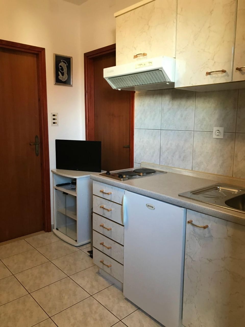 Apartment (A1) | Private kitchen | Fridge, stovetop, espresso maker, cookware/dishes/utensils