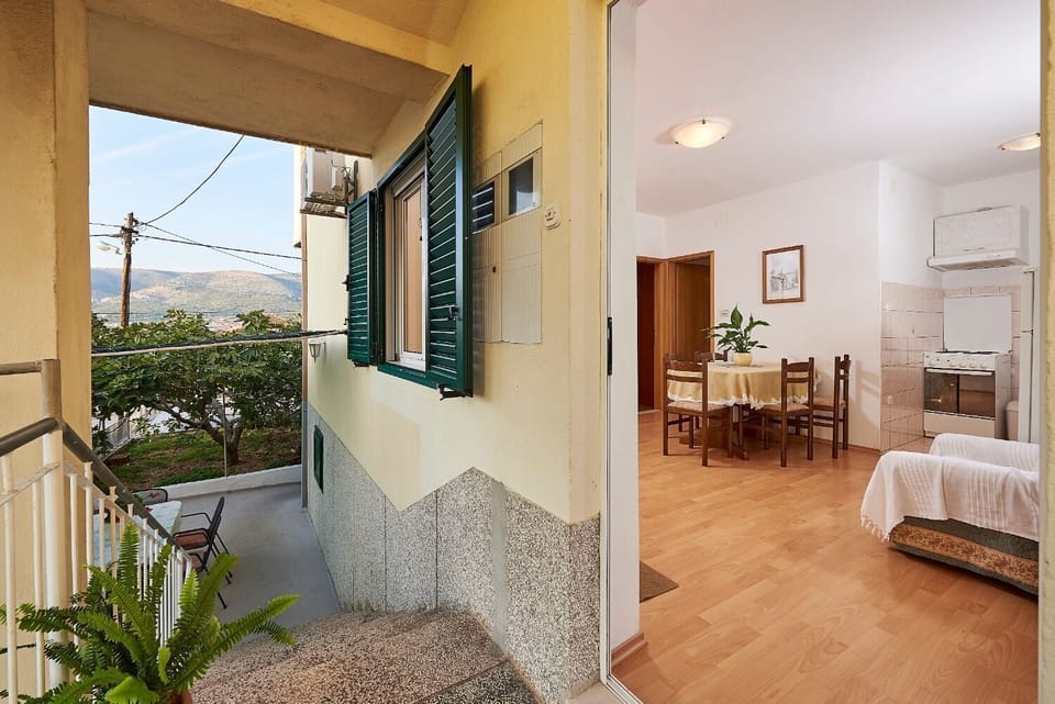 Apartment (A1) | Interior entrance