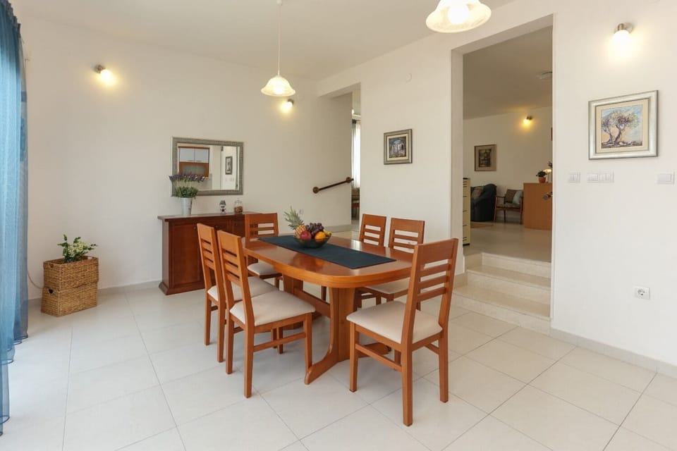 House | Dining