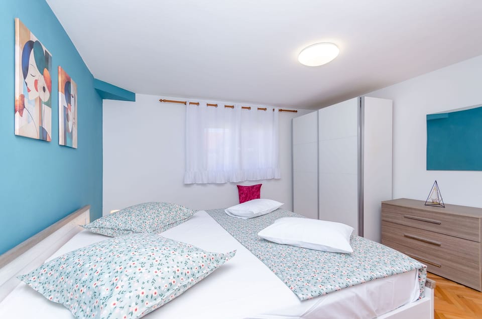 Apartment (A1) | Iron/ironing board, WiFi (free)