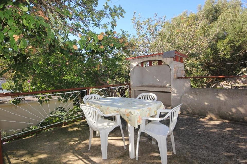 House | BBQ/picnic area