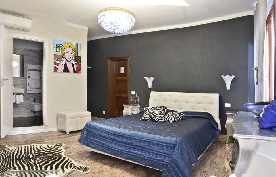 Superior Double Room, 1 Double Bed | Minibar, in-room safe, individually decorated, individually furnished