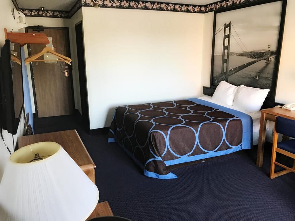 Room, 1 Queen Bed, Accessible | Iron/ironing board, free WiFi, bed sheets