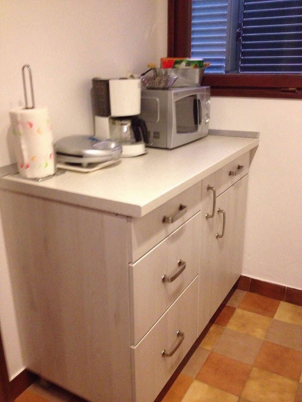 Apartment (A1) | Private kitchen | Fridge, microwave, oven, stovetop