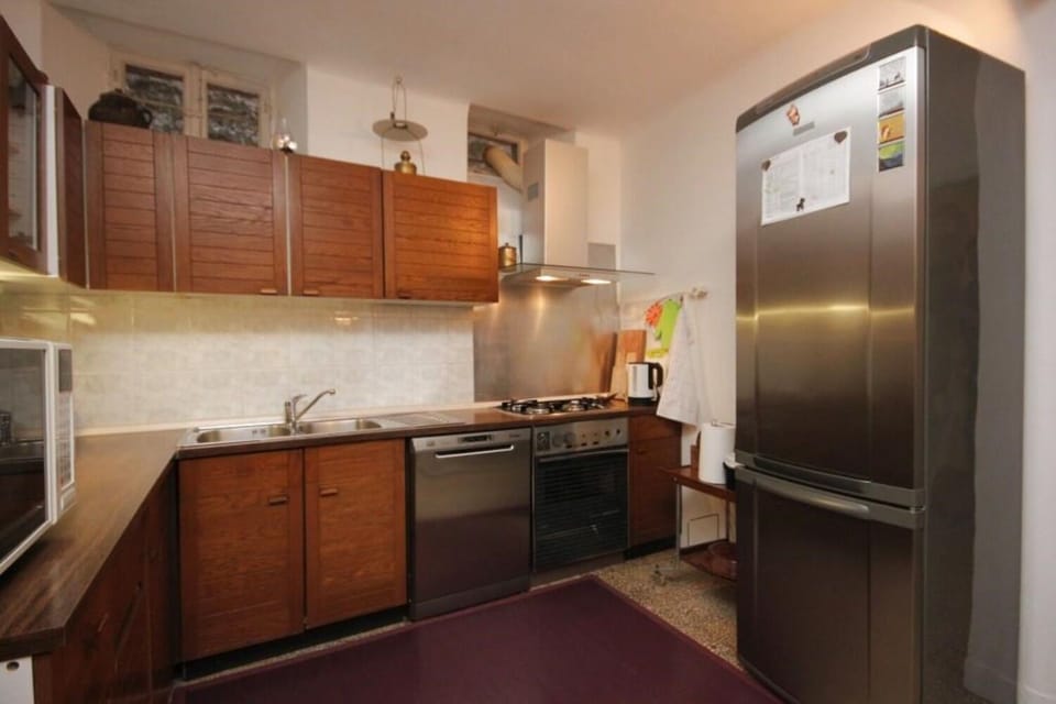 House | Private kitchen | Fridge, microwave, oven, stovetop