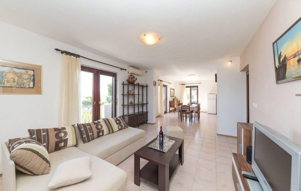 House | Living room | DVD player