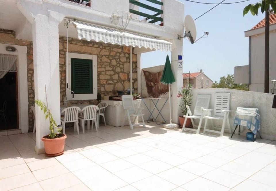 Apartment (A1) | Outdoor dining