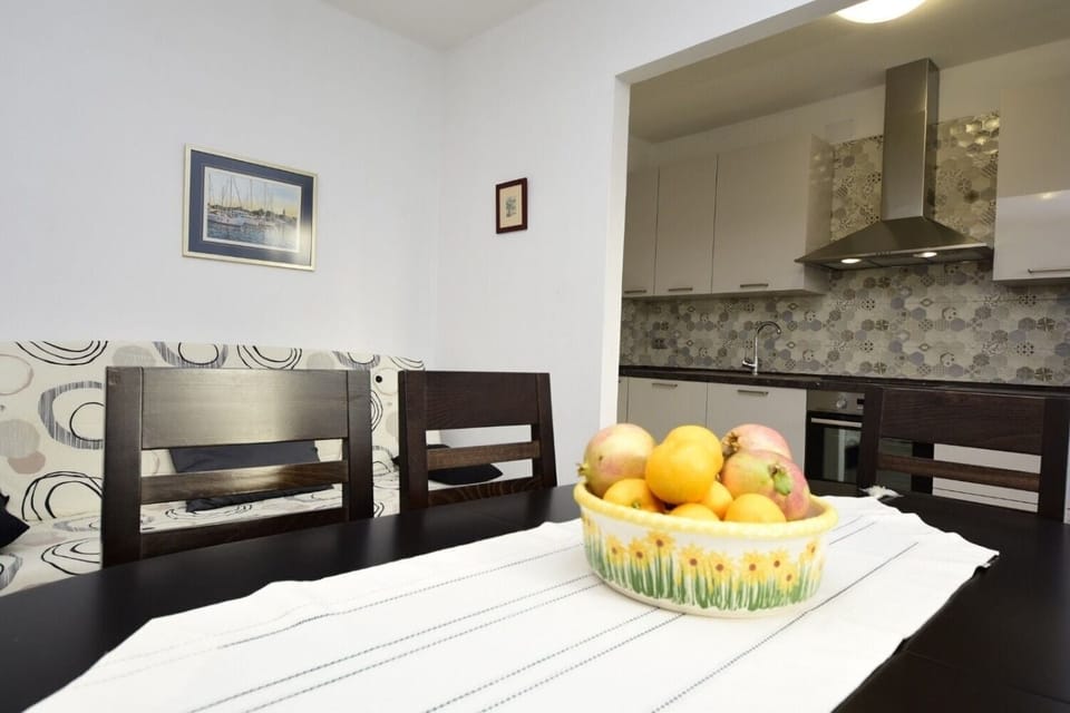 Apartment (A1) | Dining