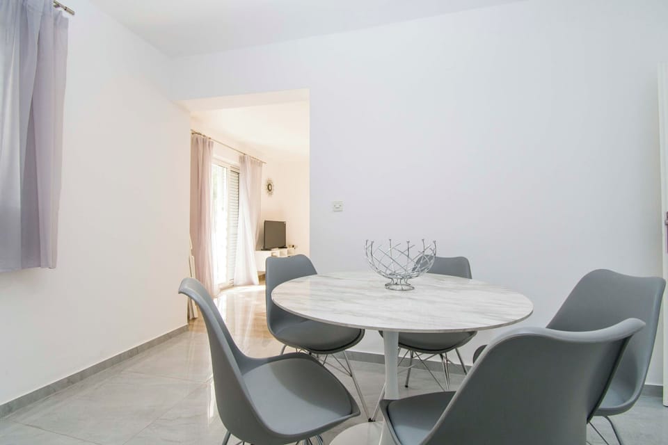 House | Dining