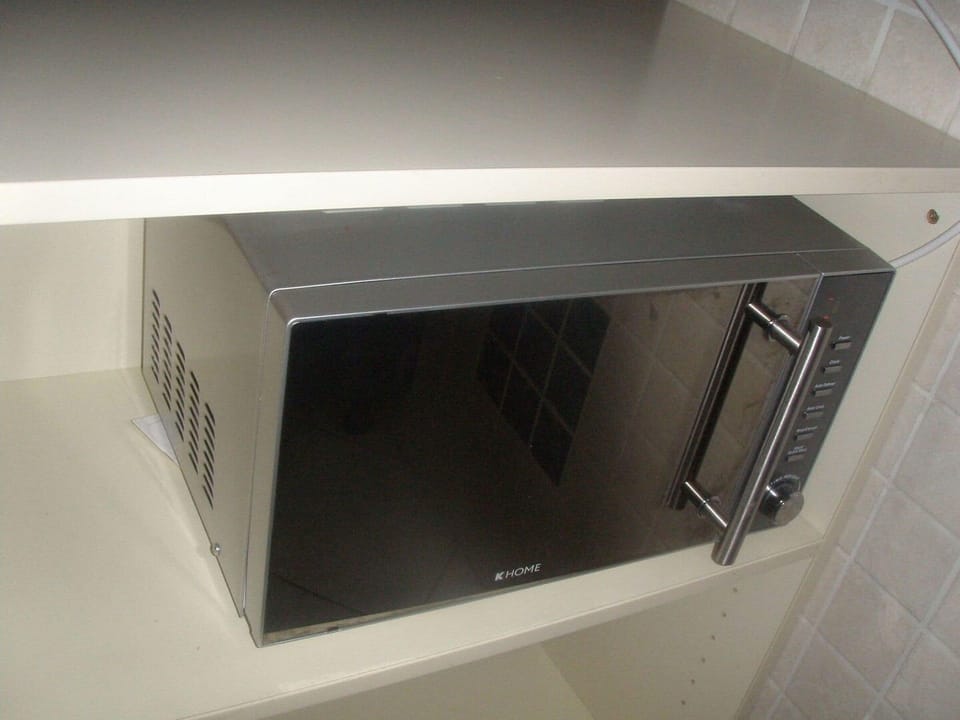 Apartment (A1) | Private kitchen | Fridge, microwave, oven, stovetop