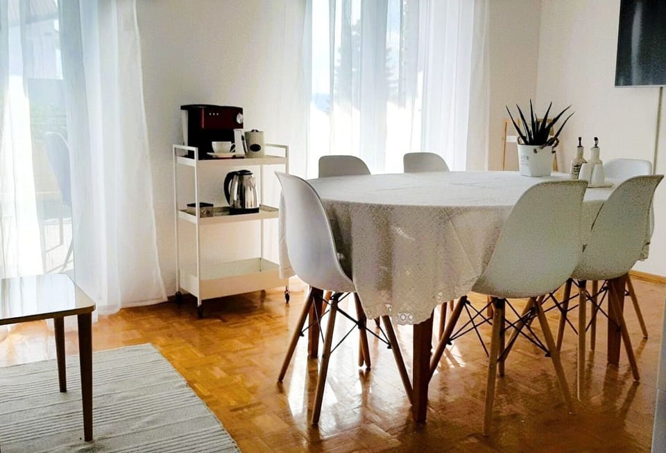 Apartment (A1) | Dining