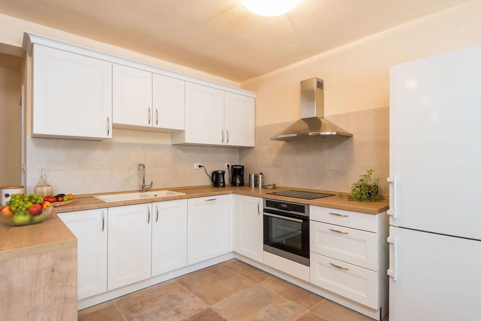 House | Private kitchen | Fridge, microwave, stovetop, dishwasher