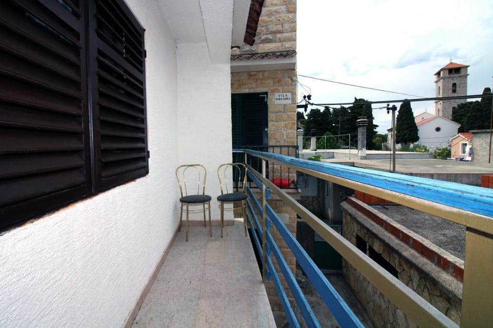 House | Balcony