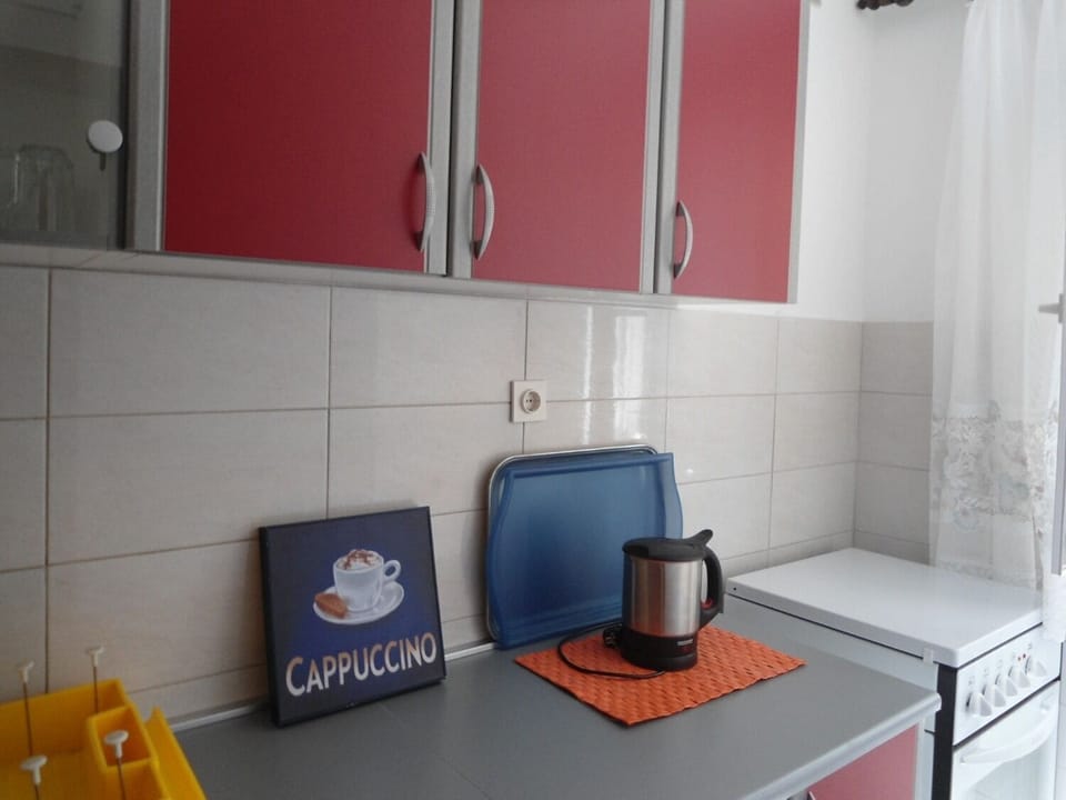 Apartment (A2) | Private kitchen | Fridge, oven, stovetop, espresso maker